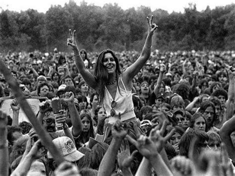 Stunning Woodstock pics show how the sex, drugs and rock&roll ...